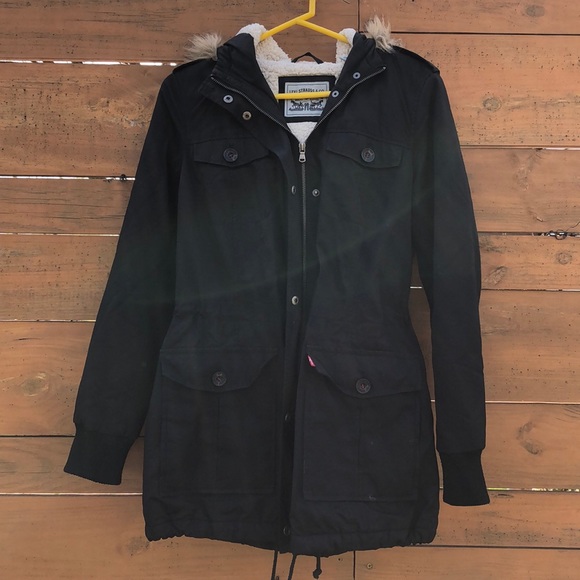 Levi’s parka w Sherpa lining and faux fur trim - Picture 2 of 7